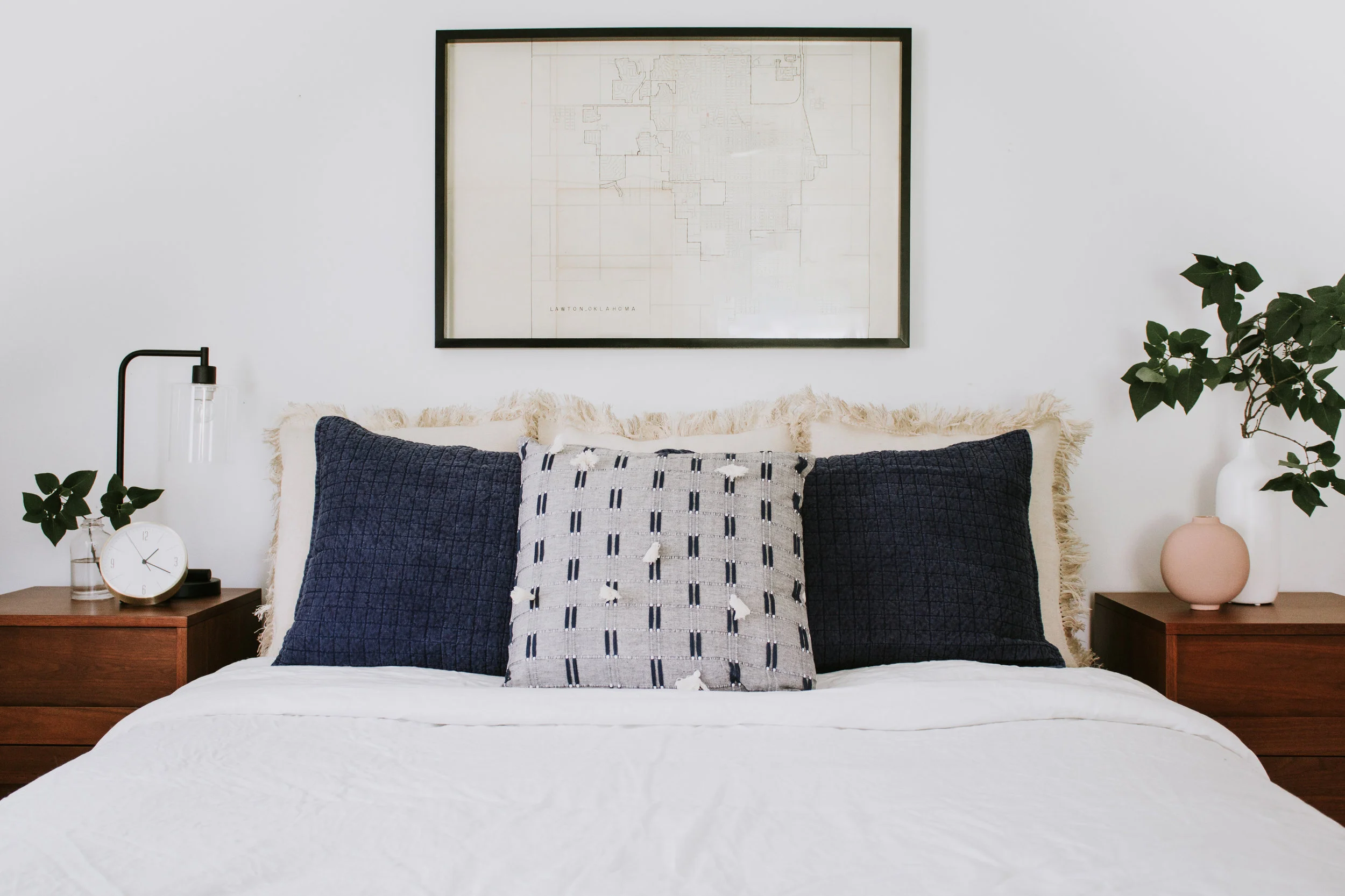 Decorate a clearance bedroom with pillows